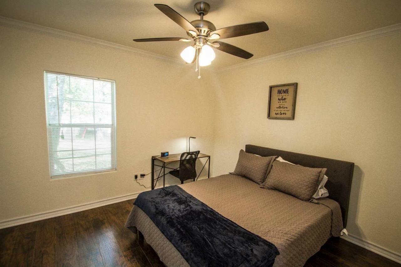 Hays St Cozy Remodeled 2Br/2Ba House Sleeps 8 Apartment ซานอันโตนิโอ ภายนอก รูปภาพ