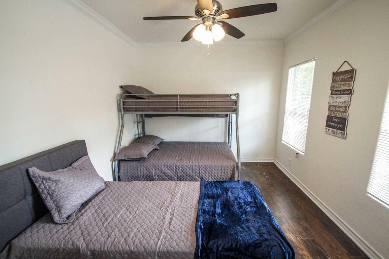Hays St Cozy Remodeled 2Br/2Ba House Sleeps 8 Apartment ซานอันโตนิโอ ภายนอก รูปภาพ