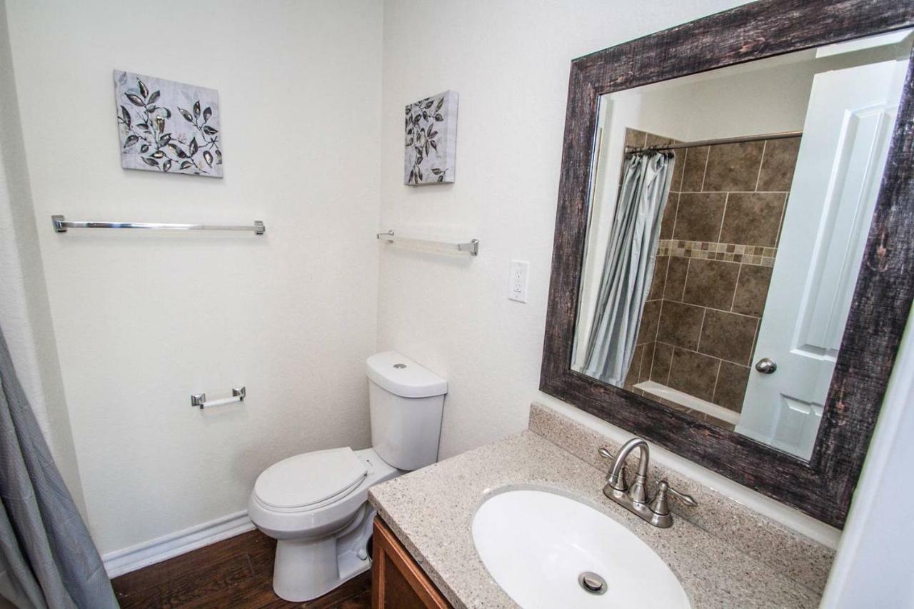 Hays St Cozy Remodeled 2Br/2Ba House Sleeps 8 Apartment ซานอันโตนิโอ ภายนอก รูปภาพ